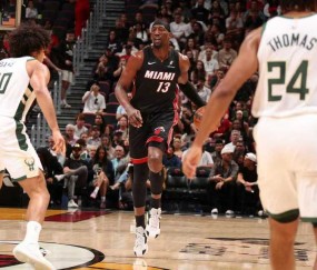 betvictor伟德-阿德巴约83分后轰21+8！热火险胜雄鹿豪取7连胜 字母哥31+6