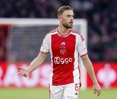 罗马诺：布伦特福德将免签35岁中场亨德森，交易预计今天完成